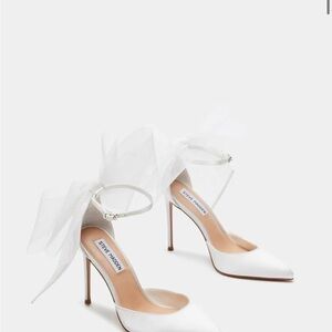 Steve Madden White Bridal heel with Bow